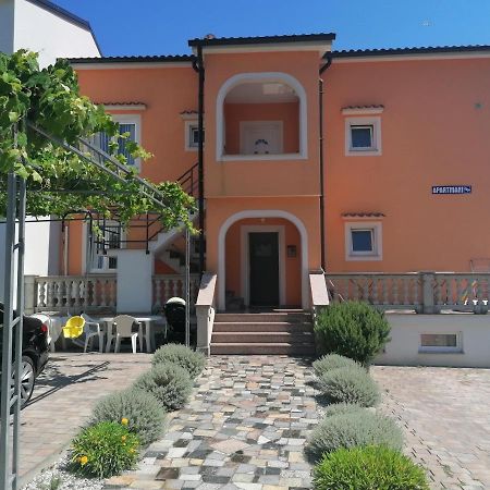Apartmani Bulajic Кърк Екстериор снимка