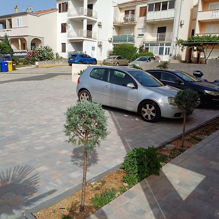 Apartmani Bulajic Кърк Екстериор снимка