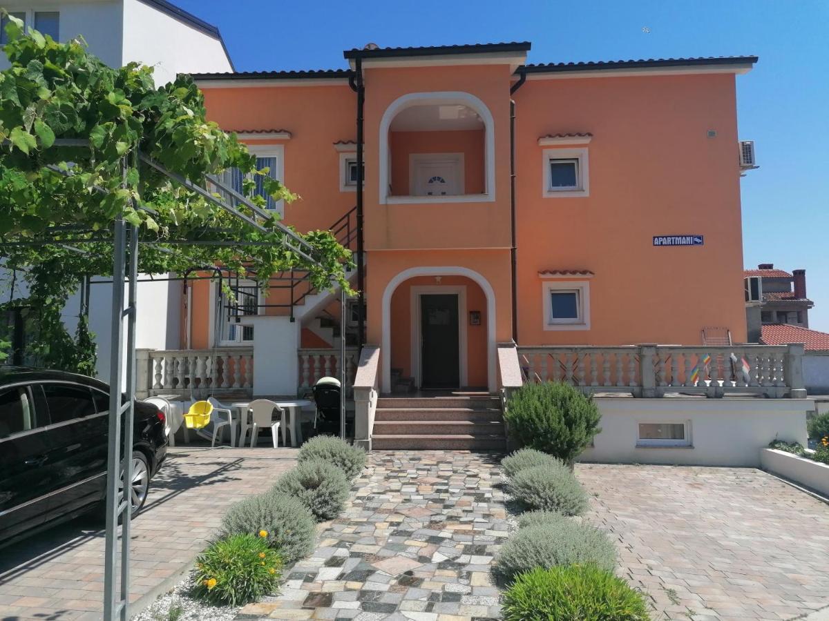 Apartmani Bulajic Кърк Екстериор снимка