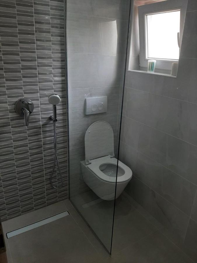 Apartmani Bulajic Кърк Екстериор снимка
