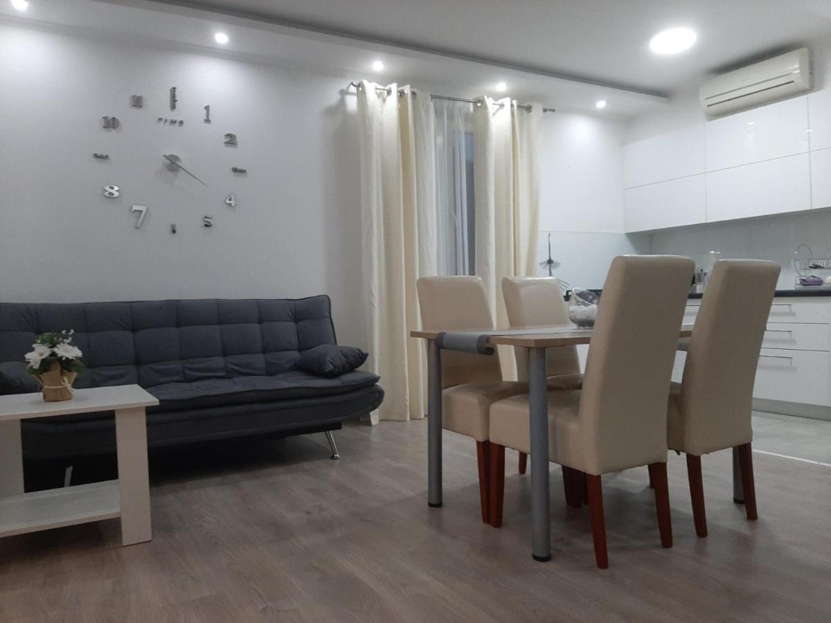 Apartmani Bulajic Кърк Екстериор снимка