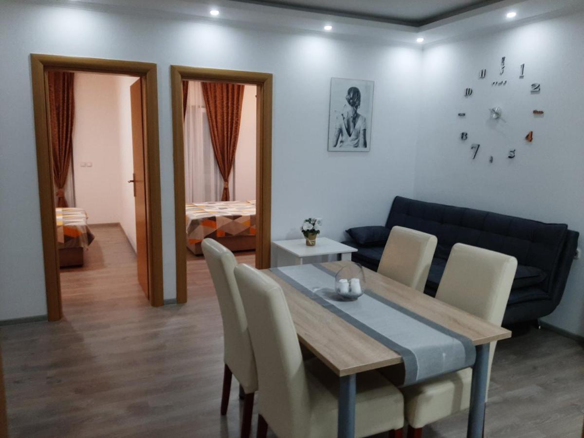 Apartmani Bulajic Кърк Екстериор снимка