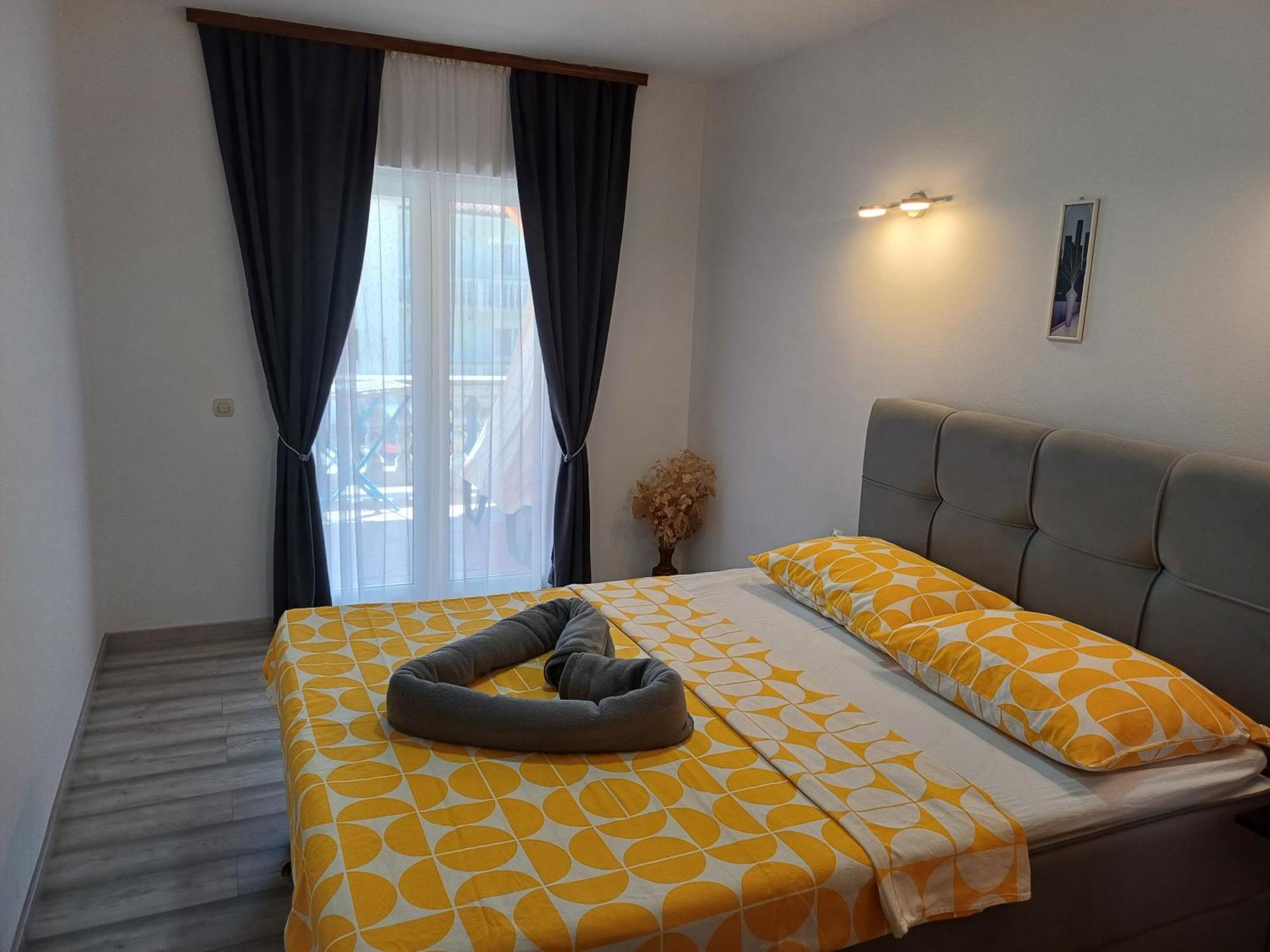 Apartmani Bulajic Кърк Екстериор снимка