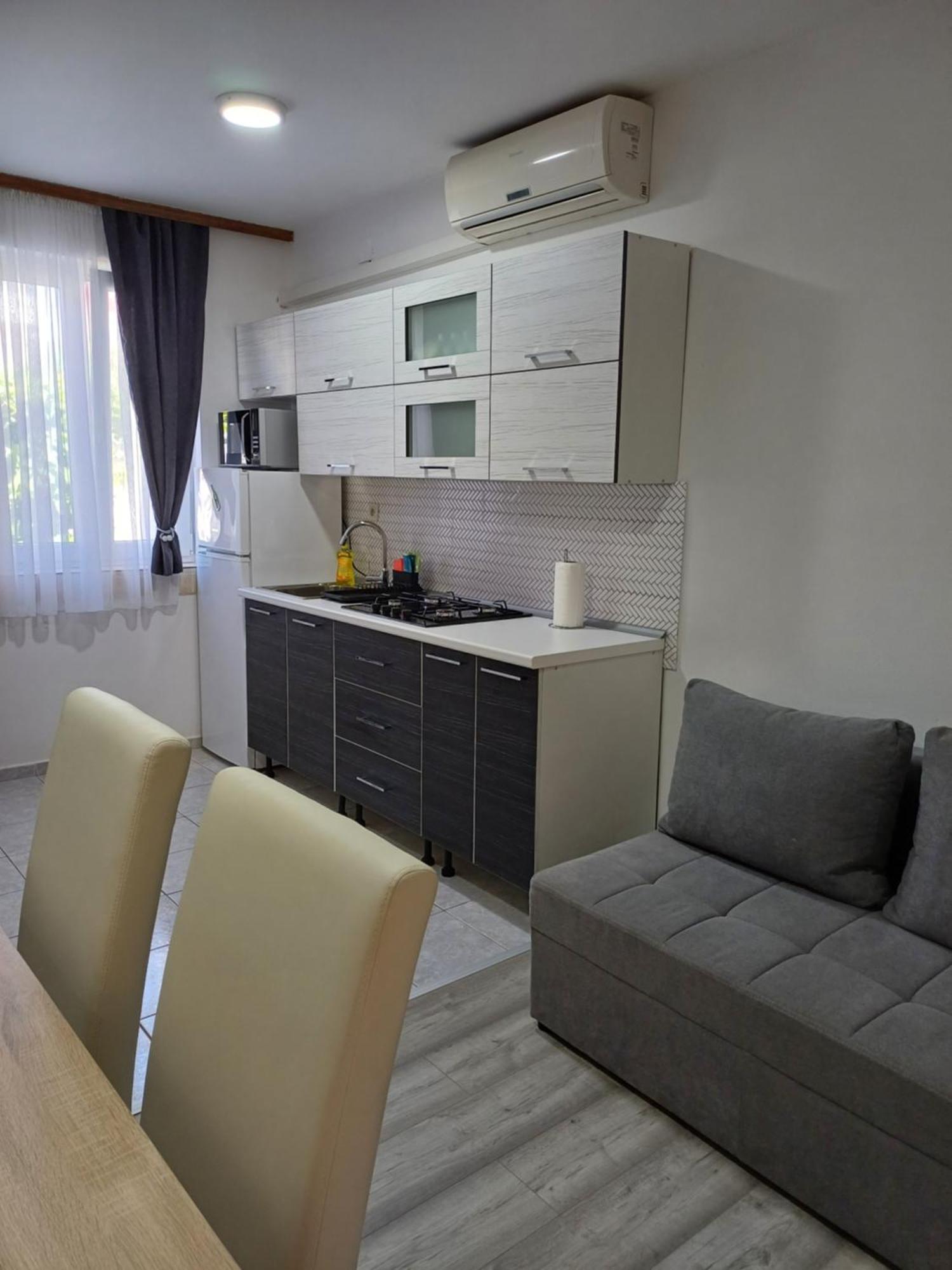 Apartmani Bulajic Кърк Екстериор снимка