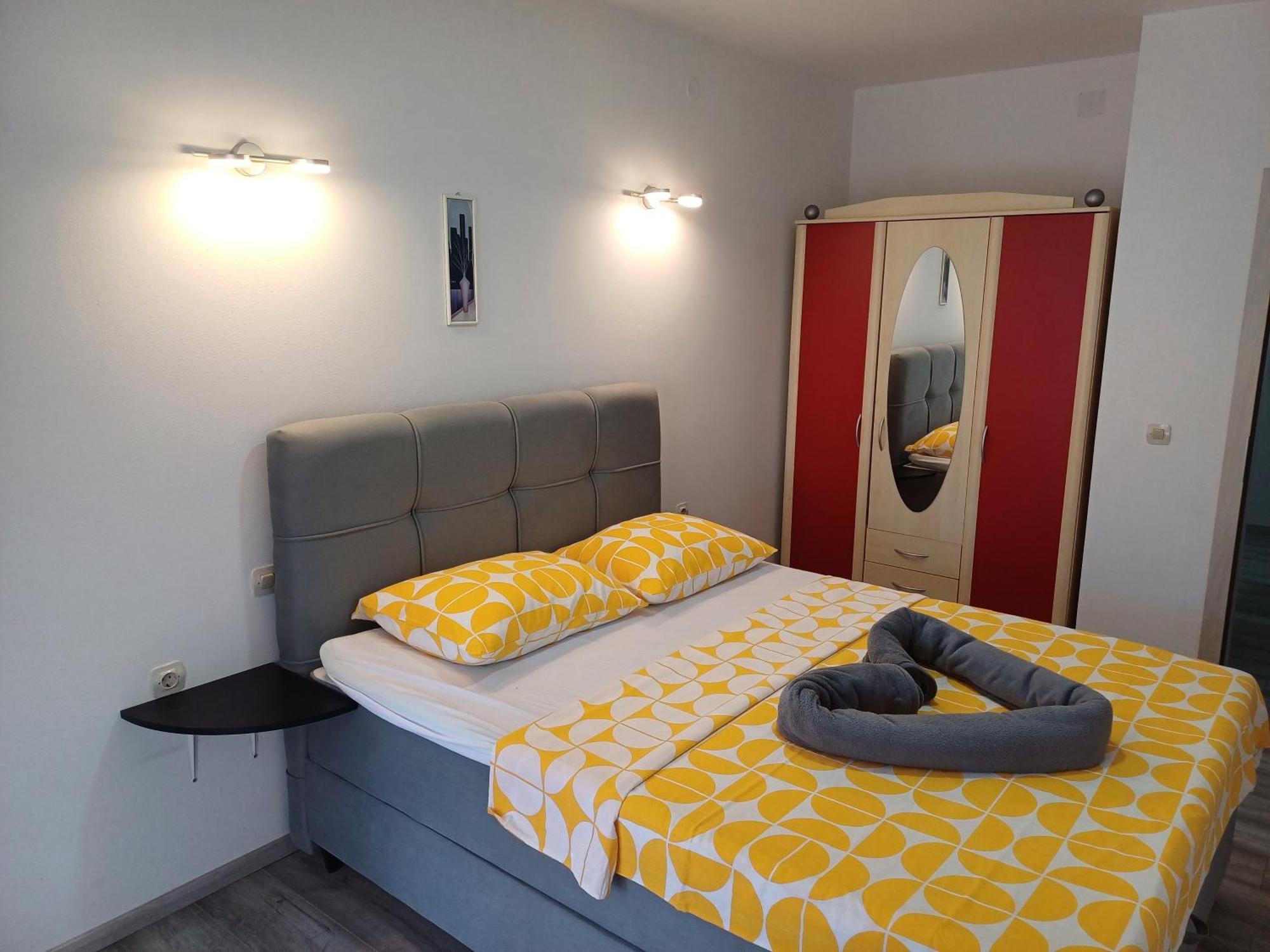 Apartmani Bulajic Кърк Екстериор снимка