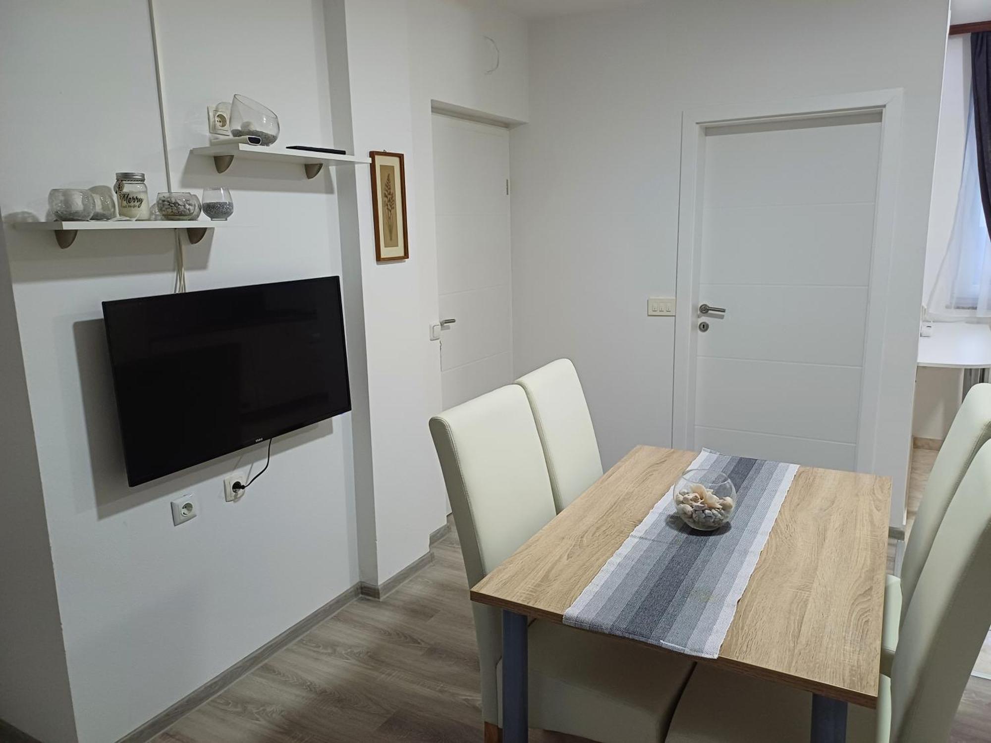 Apartmani Bulajic Кърк Екстериор снимка