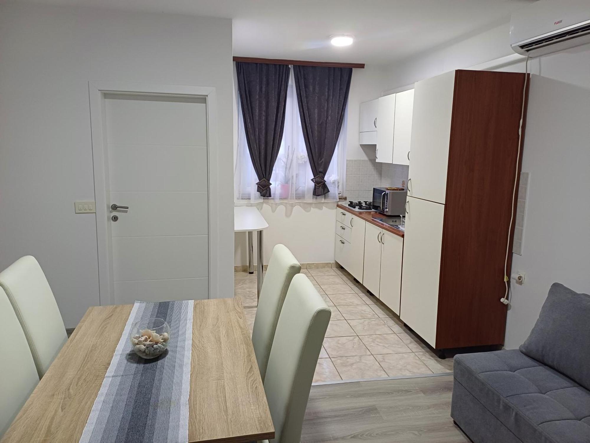Apartmani Bulajic Кърк Екстериор снимка