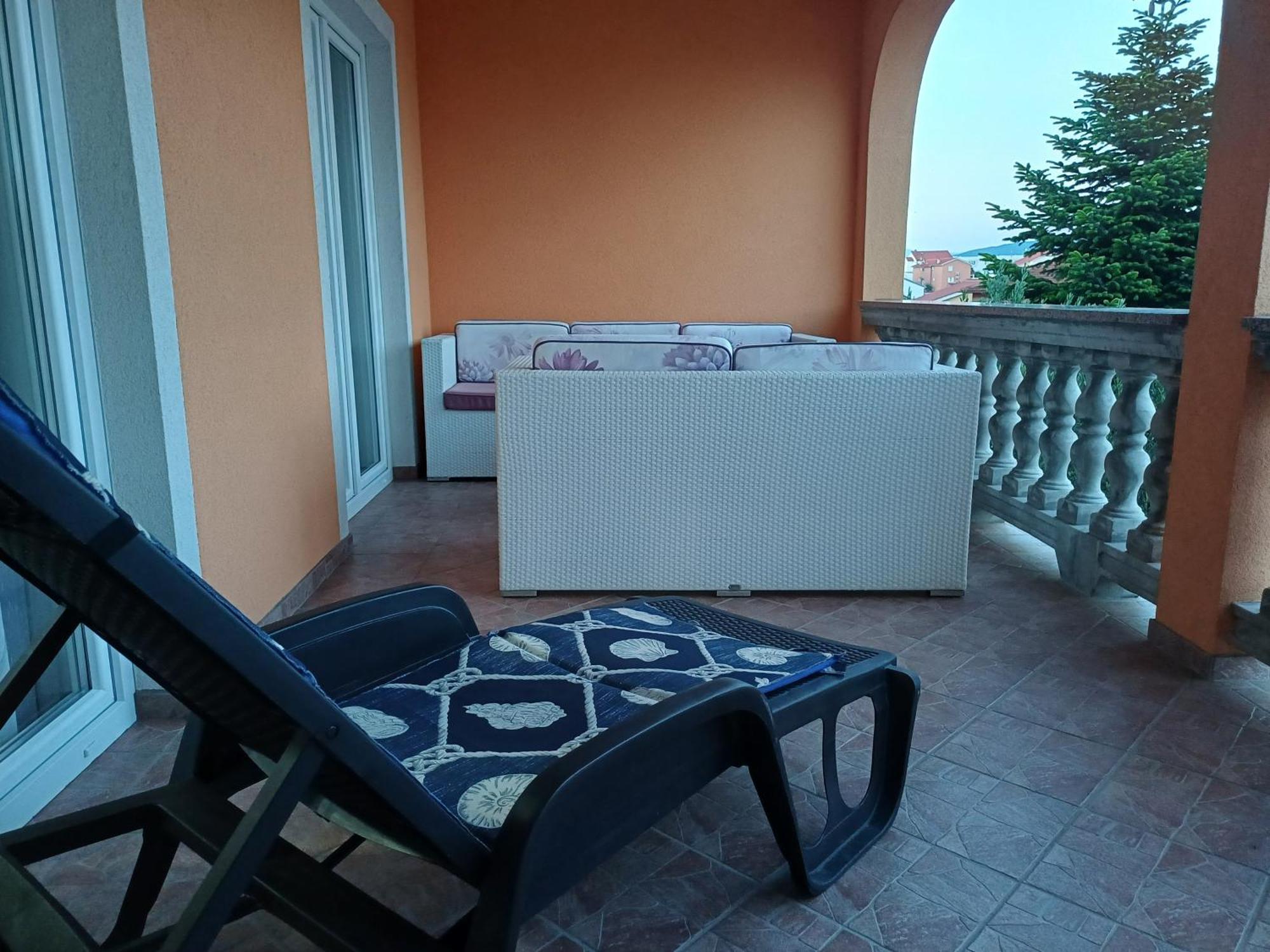 Apartmani Bulajic Кърк Екстериор снимка